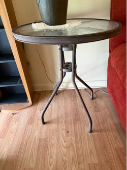 Round Glass Top Metal Bistro Outdoor Table
