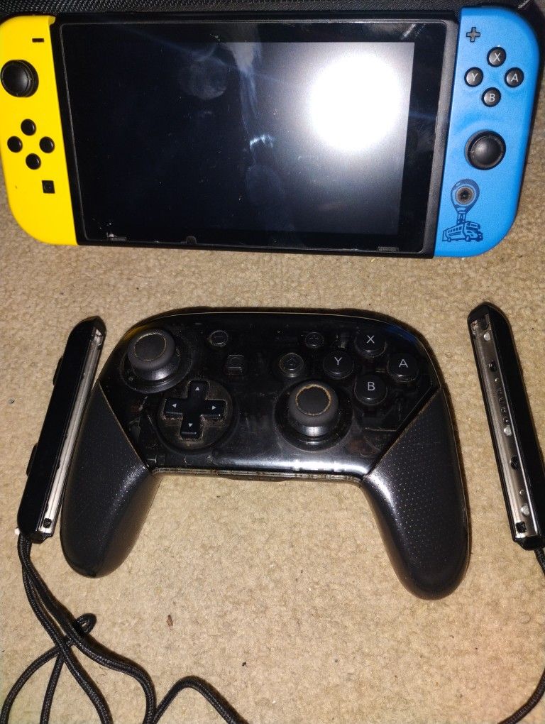Ultimate Nintendo Switch Bundle Fortnite Edition + Zelda Pro + Launch Switch (For Parts)
