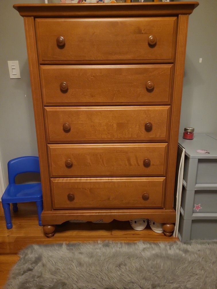 3 Piece Solid Cherry Wood Baby Bedroom Set (Islip, NY