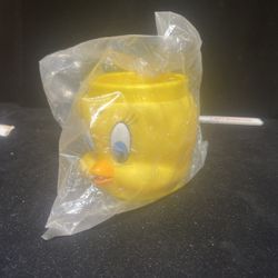 Vintage 1994 Looney Tunes Tweety bird Mug new sealed deadstock 90's 3D yellow cup kids Nostalgia drinking best gift decor collectable