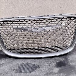 2016 To 2020 CHRYSLER 300 GRILL