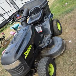Poulan Lawns Tractor 