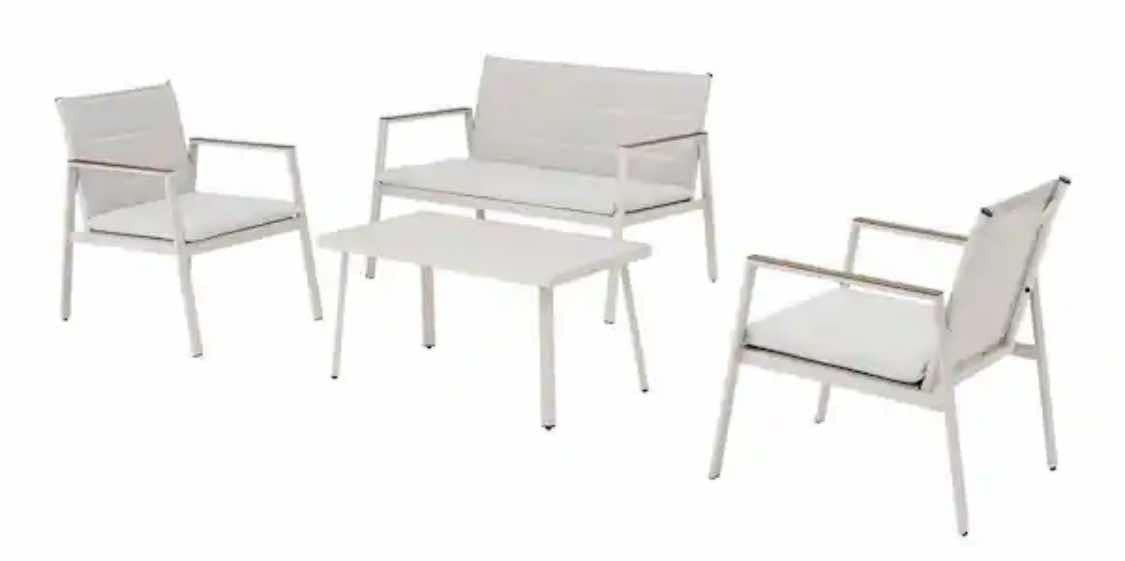 New Patio Set In Good Condition
