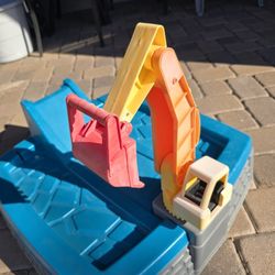 Little Tikes Sandbox With Cover