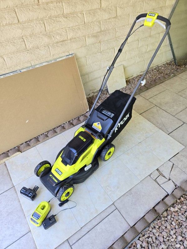 RYOBI 18V 13in. Lawn Mower Kit with 4Ah Battery And Charger