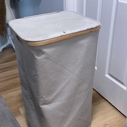 Laundry hamper