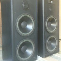 Speakers MTX  Profecional Speaakers & Boxes Four 12" 1200 Thousand Watts  Protected Grill, Very Strong, Great Amazing Sound, Mucho Bass, 248 Each.