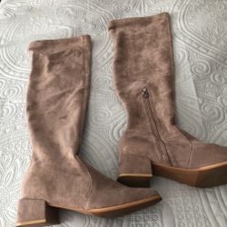 Women’s Beige Suede Over The Knee Boot Squared Toe Size 8
