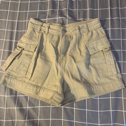 Angel Kiss Shorts Size 3/26
