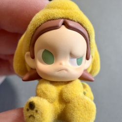 POP BEAN Zsiga Sitting Puppy - MINI Figurine Pajama Dressing POP MART 