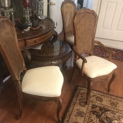 Set Of 3 Beautiful Classic Chairs 