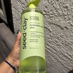 Seed + Clay ~ Fresh Rainwater Hydrating Body Wash with Hyaluronic Acid & Aloe - 20$ 