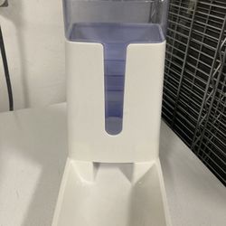 White Plastic Gravity Pet Feeder 