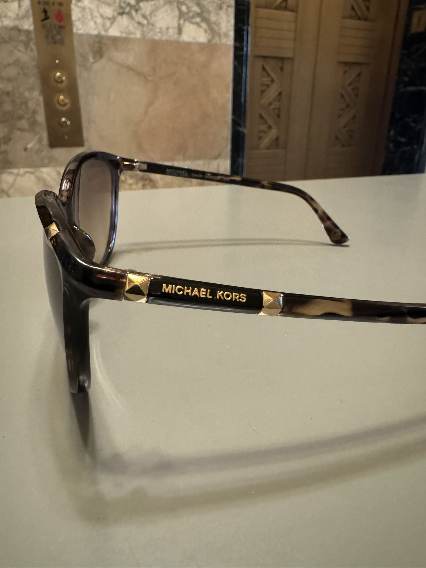 Michael Kors Camila Cat Eyes Tortoise sunglasses M2835S