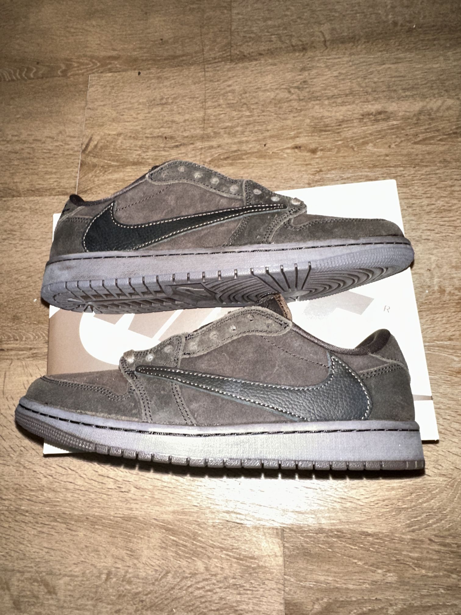 Travis Scott Jordan 1 Low Velvet Brown
