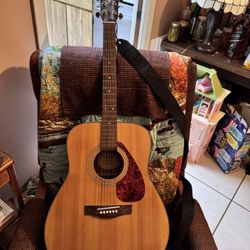 Yamaha F325 beginner guitar