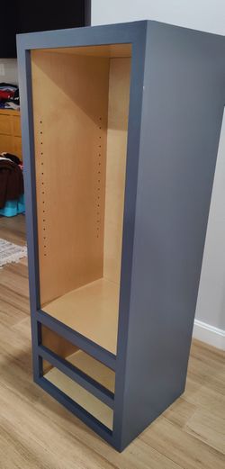 New Fabuwood Cabinet Tower And Crown Moulding