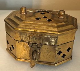 Vintage trinket box