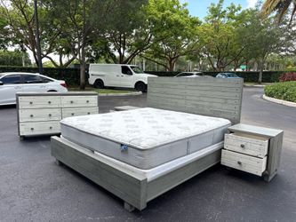 Wonderful Set King Size Solid Wood Gray and white Color Like New By Brazil Furniture