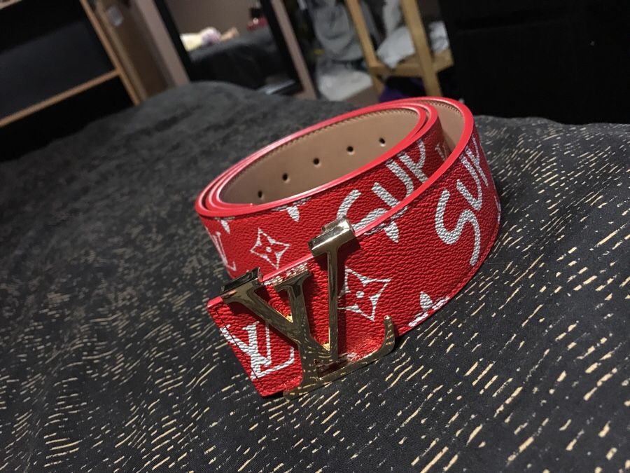 Supreme collaboration with Louis Vuitton belt and bandana Stock