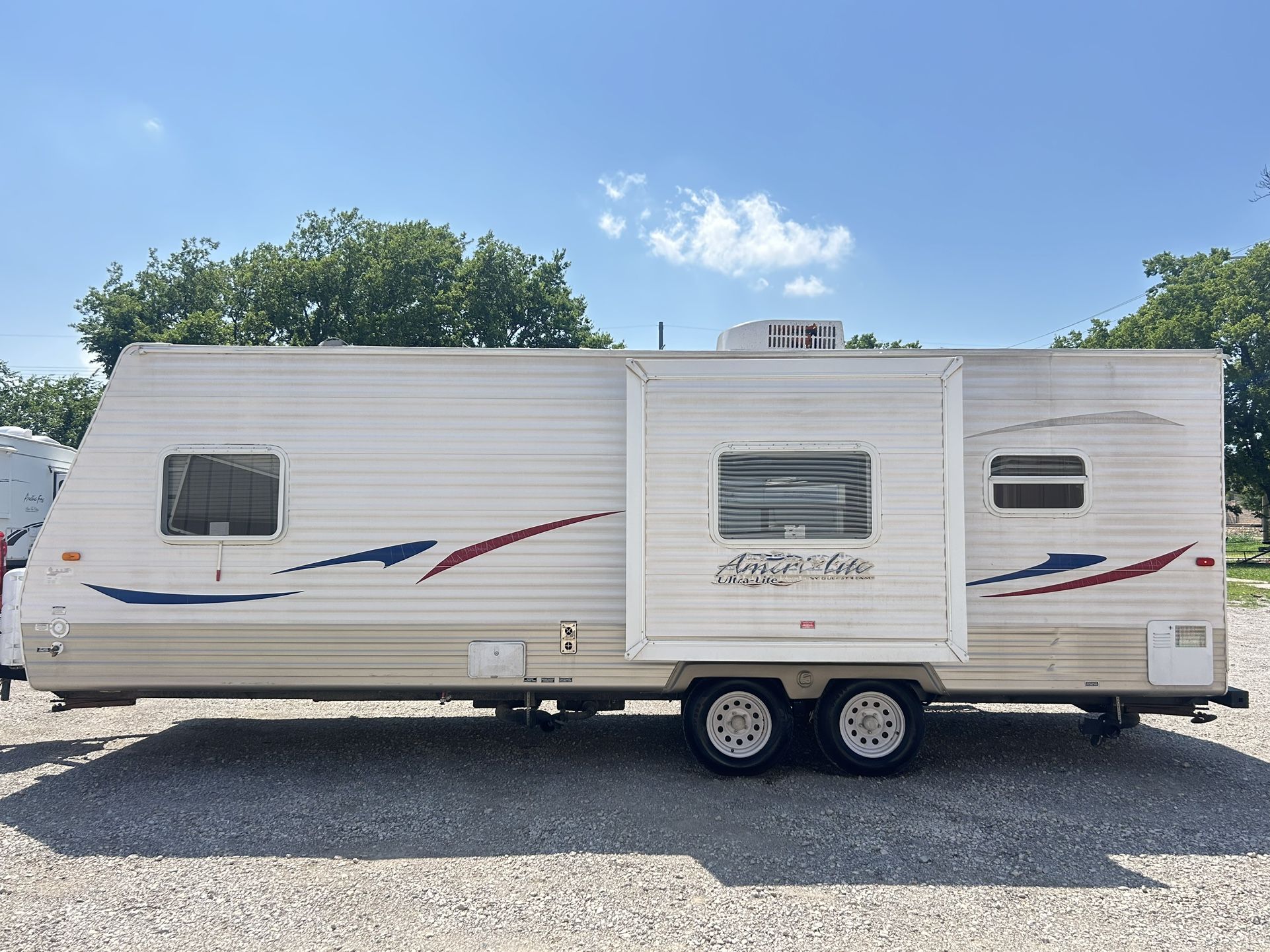 2010 Ultralight Travel Trailer, Canto With Small Pick Up Truck Or Suv