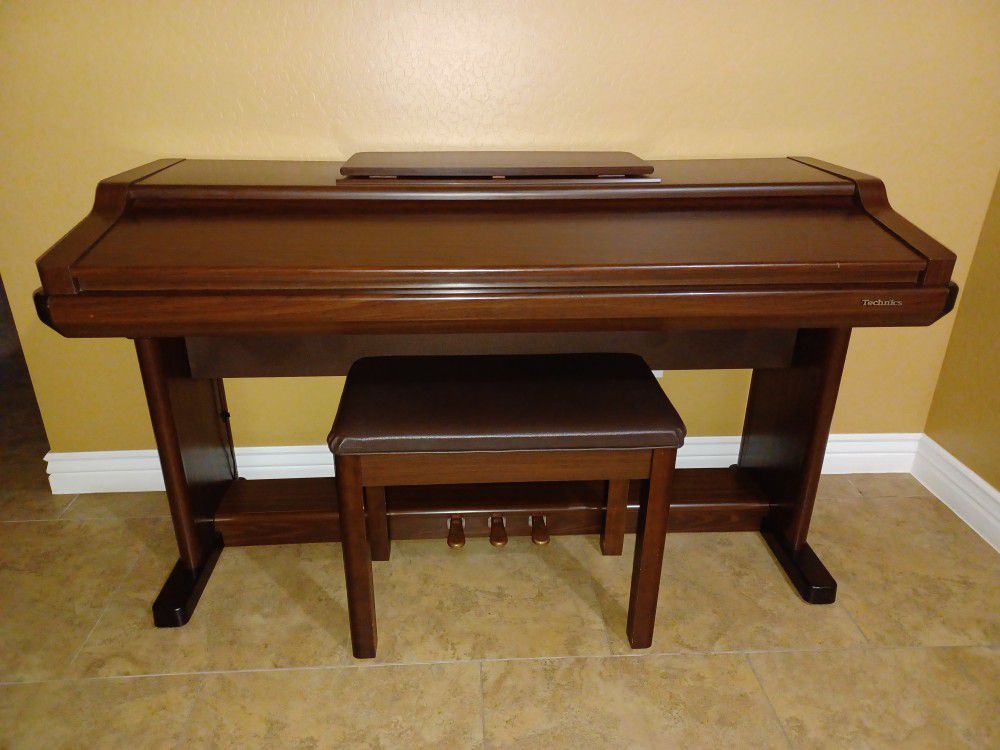 Technics Digital Ensemble Piano Model Sx-pr270-m Full Size 88 Keys With Matching Stool Excellent Condition 
