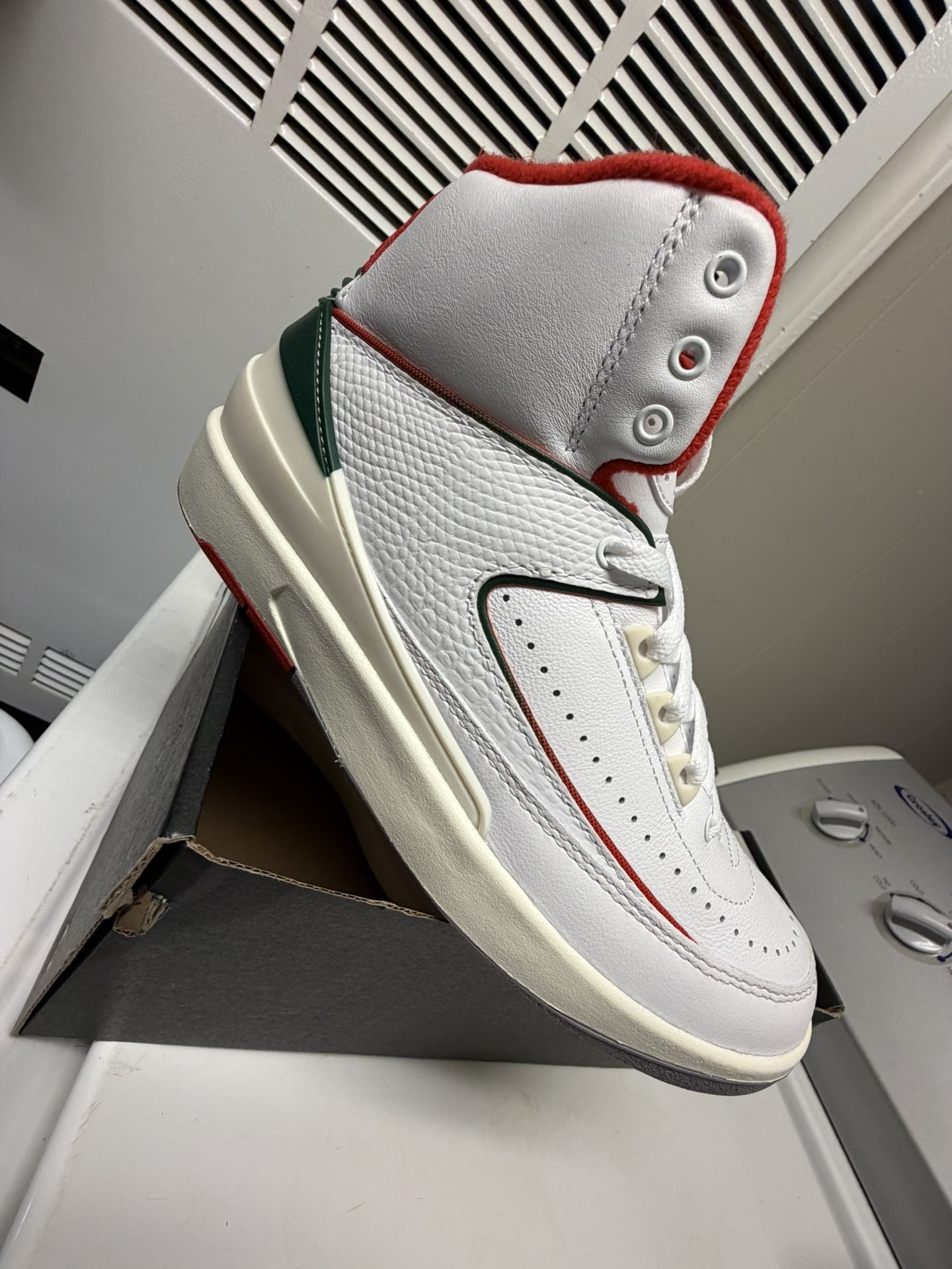 White Jordan air retro