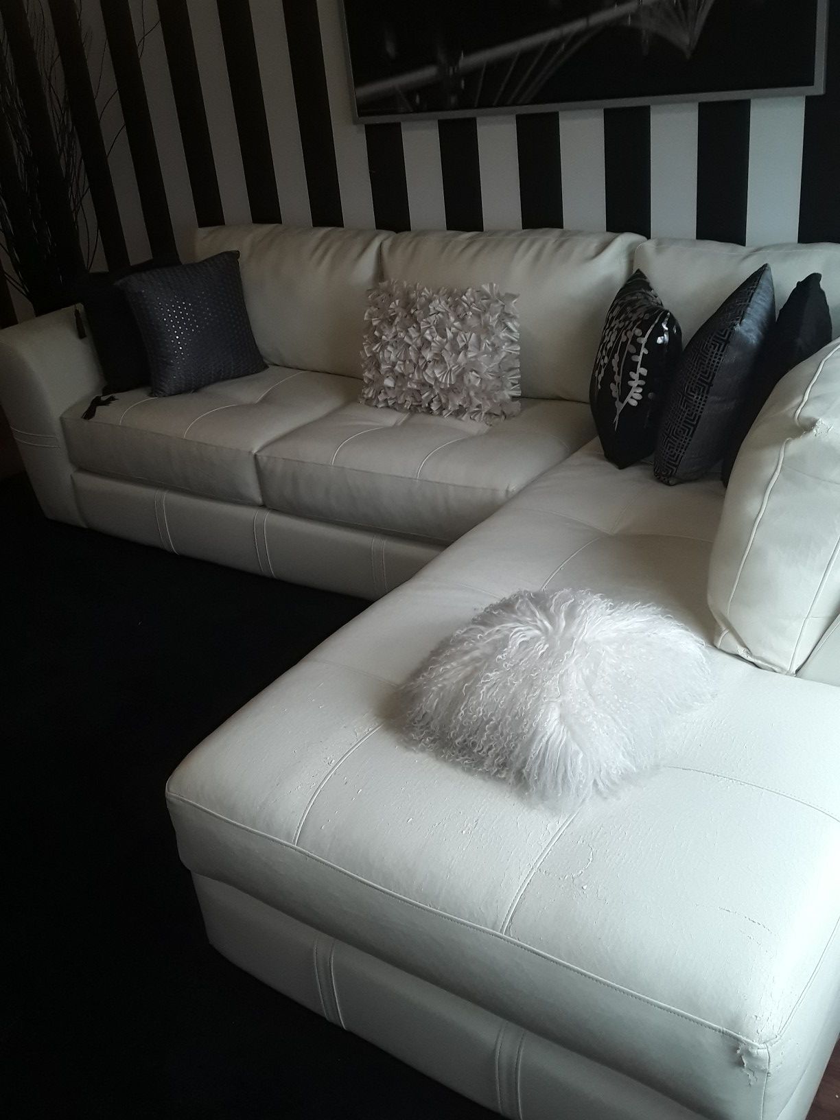 WHITE LEATHER 2 PIECE SECTIONAL