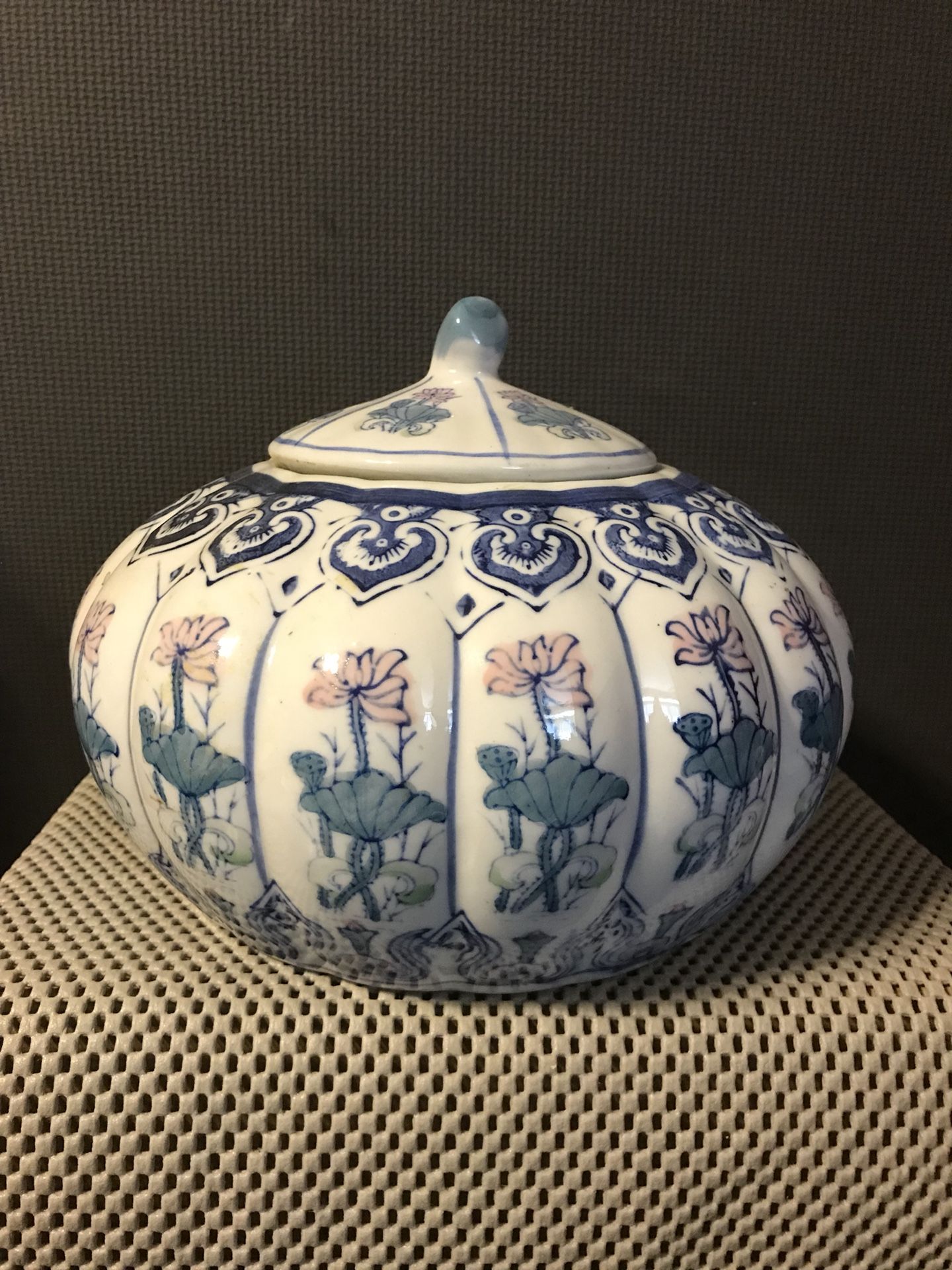 Hand Painted Chinese Porcelain Jar