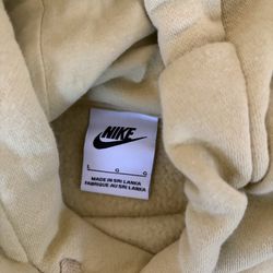 Man Large Nike sweater