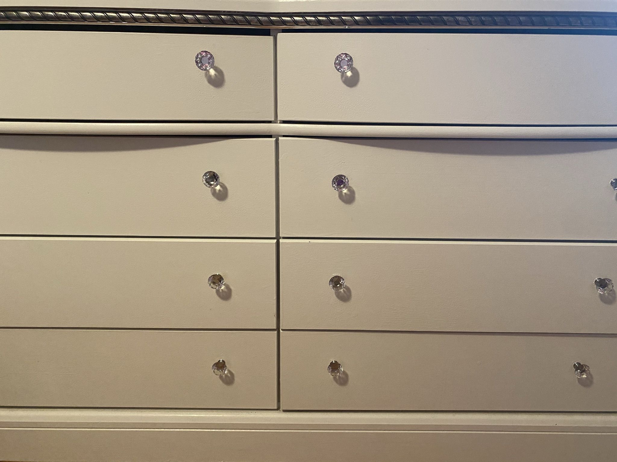 White Wood Dresser With Crystal Knobs