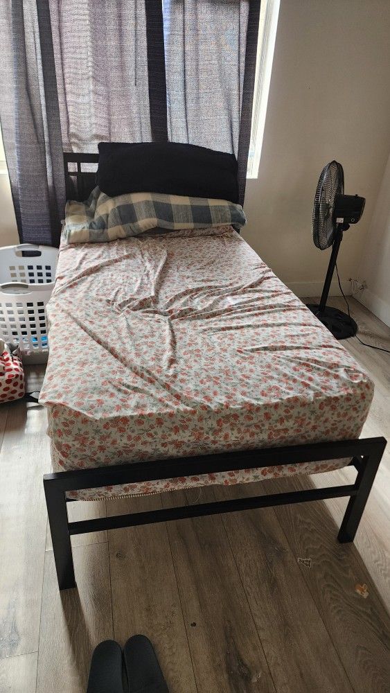 Twin Size Bed With Bed Frame