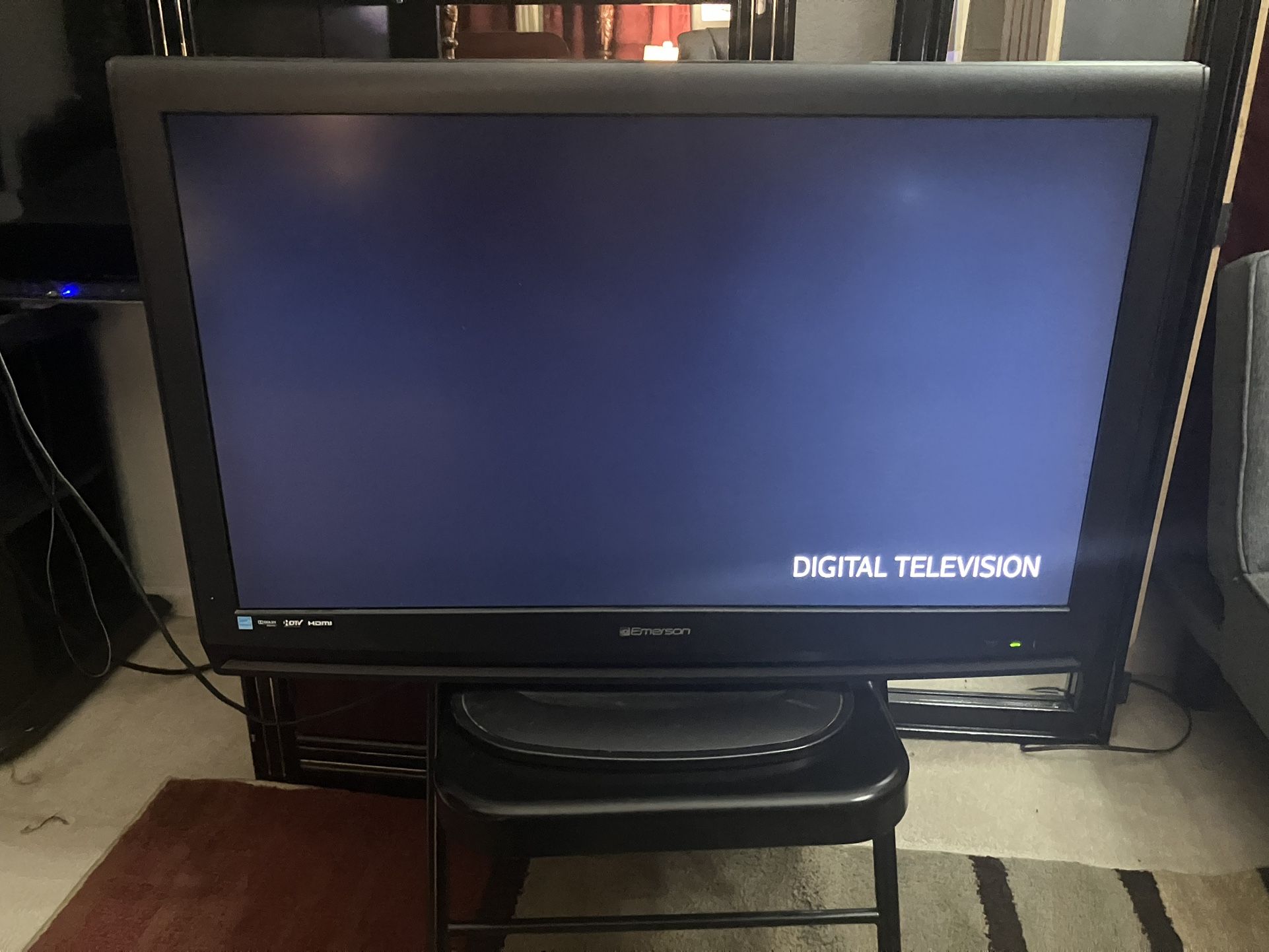 Emerson 32 Inch TV