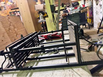 Shelf / paper towel holder