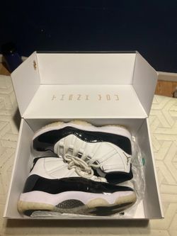Jordan 11’s size 10