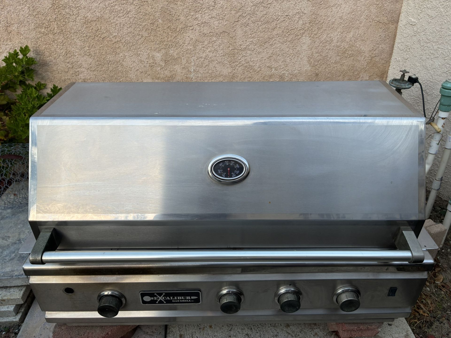 38″ Built‑In Excalibur BBQ with Dual Side Burners