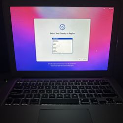 2017 13” MacBook Air Silver 121.12 GB