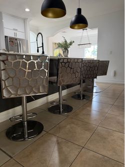 Bar stools ( set of 4)