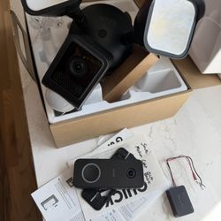 Wyze Doorbell Camera V2 And Floodlight Camera V2