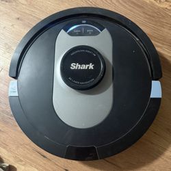 Shark Ai Self Emptying Robot 