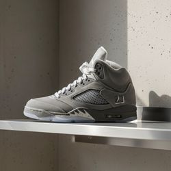 Air Jordan retro 5 Wolf Grey size 6y