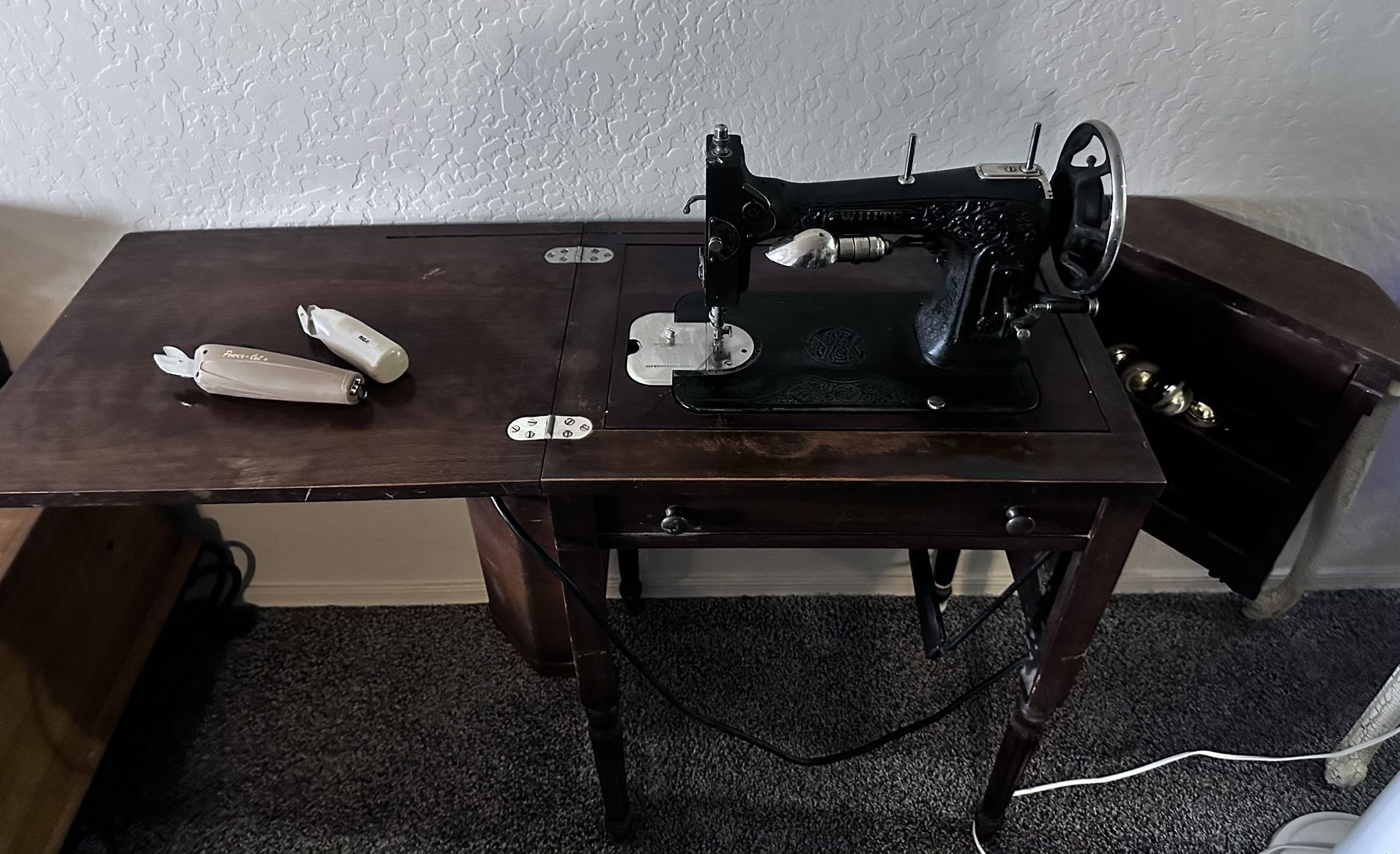 Vintage 1920s Brand White Rotary Sewing machine