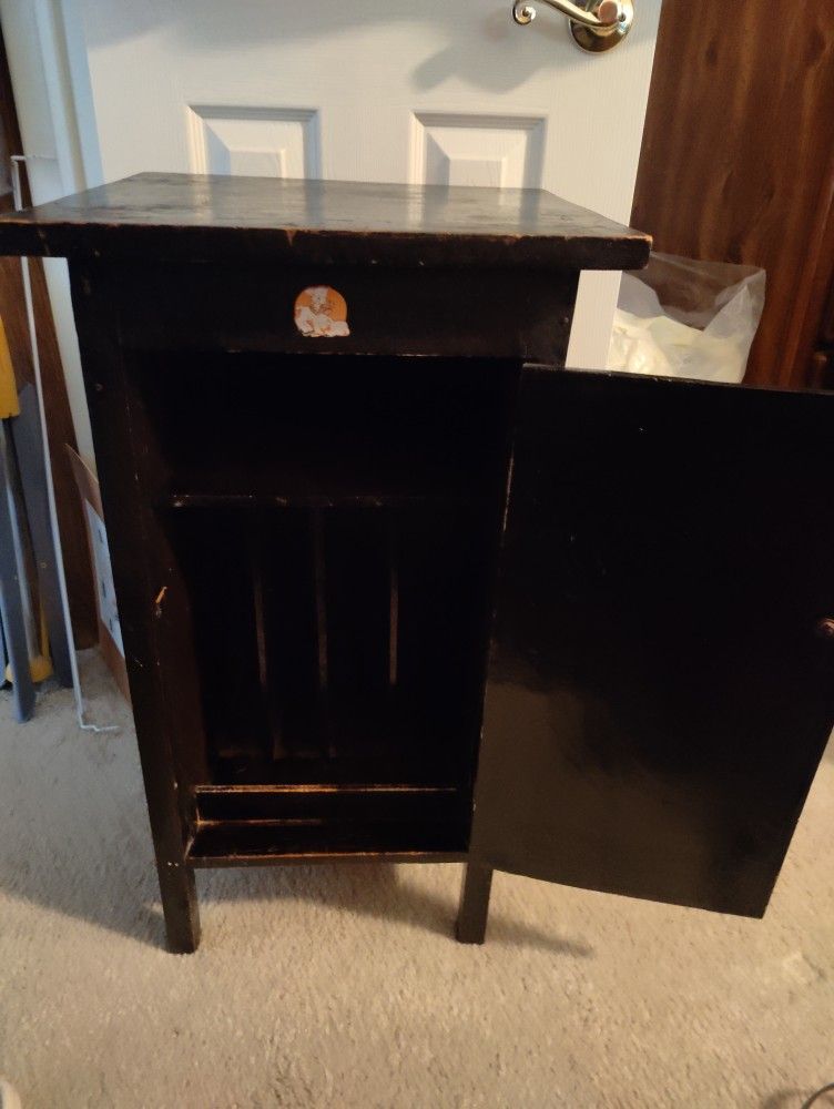 Vintage 1950 Vinyl Record Cabinet