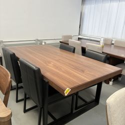 Dining table with Four Chairs 