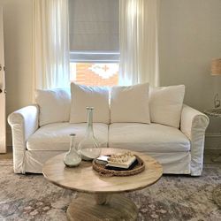 SLEEPER SOFA WITH WASHABLE SLIPCOVERS