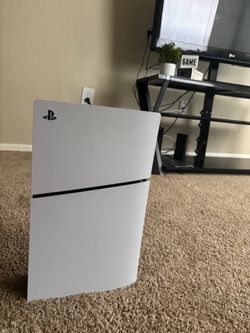Digital PS5 with 2 wireless remotes