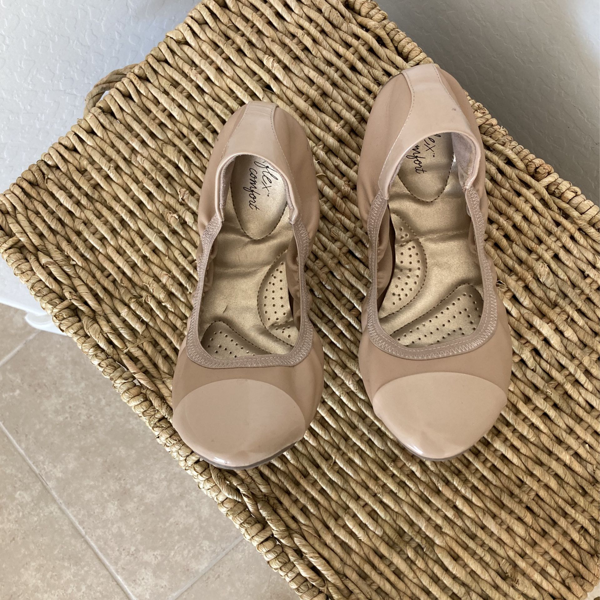 Dexflex Comfort Women’s Claire Nude Scrunch Ballet Flat Shoes size 11