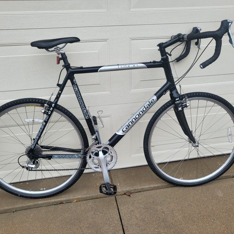 60cm Frame Cannondale Bicycle