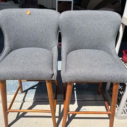 Sturdy and sophisticated Bar Stools