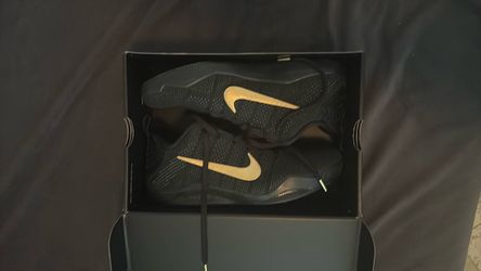 Kobe 11 Fade To Black size 11.5